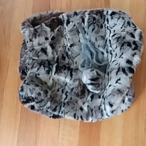Alice Hannah of London Faux Fur Snood
